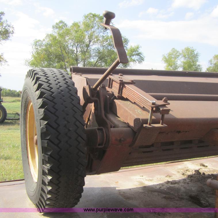 image for item C5090 New Holland 402 windrow crimper