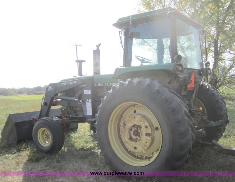 image for item C5092 1982 John Deere 4240 tractor