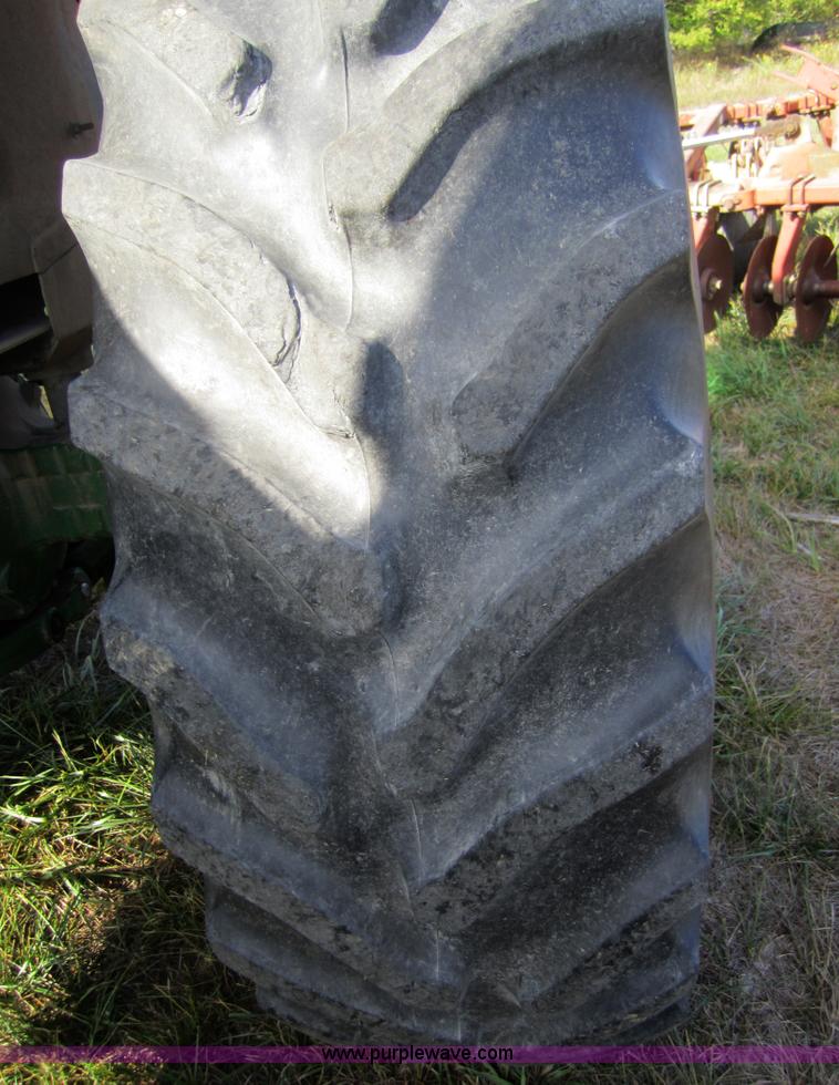 image for item C5092 1982 John Deere 4240 tractor