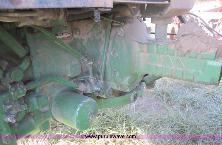 image for item C5092 1982 John Deere 4240 tractor