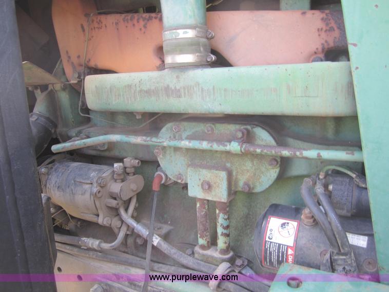 image for item C5092 1982 John Deere 4240 tractor