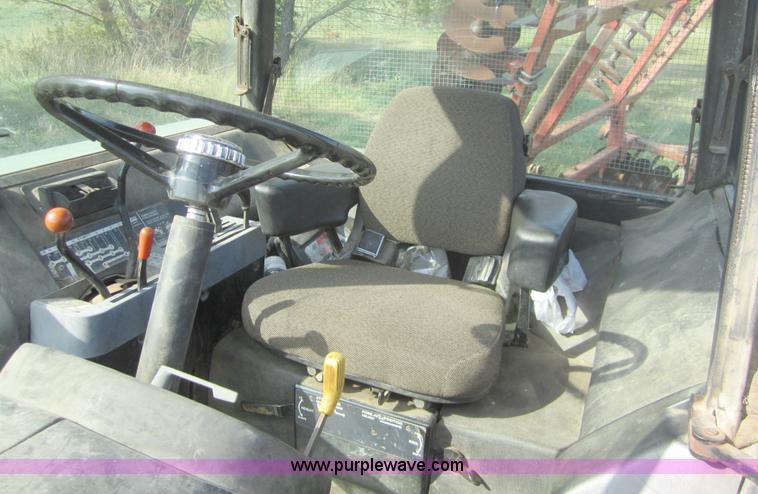 image for item C5092 1982 John Deere 4240 tractor