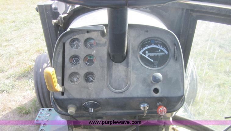 image for item C5092 1982 John Deere 4240 tractor