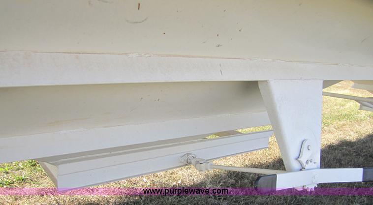 image for item C5111 2009 Manac CPS 42' hopper trailer