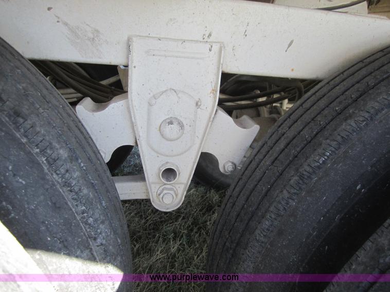 image for item C5111 2009 Manac CPS 42' hopper trailer