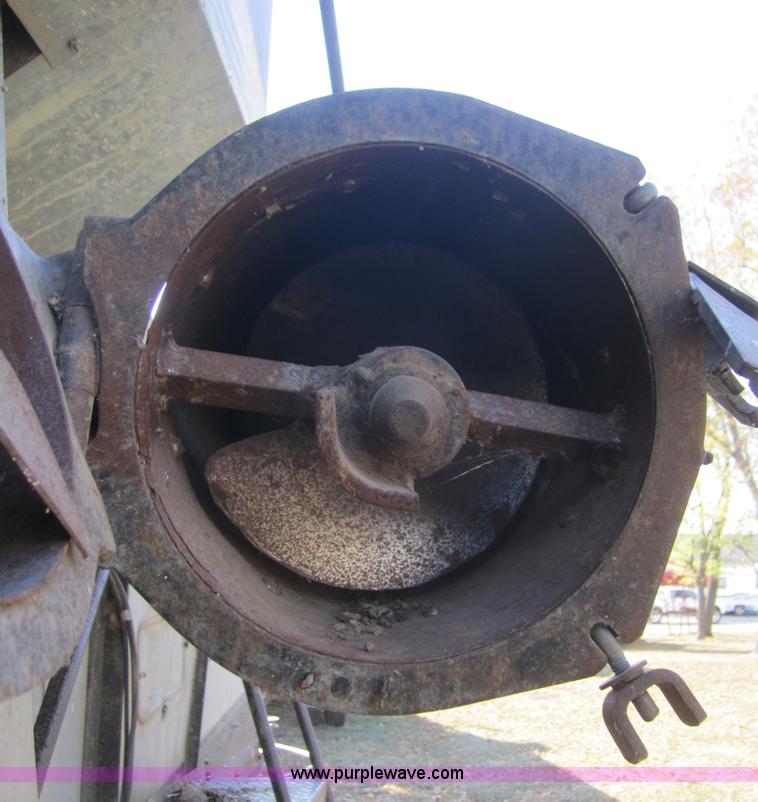 image for item C5113 1969 Gleaner A2 combine