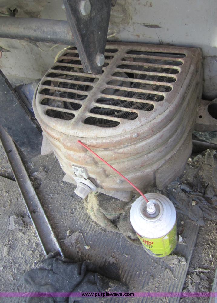 image for item C5113 1969 Gleaner A2 combine