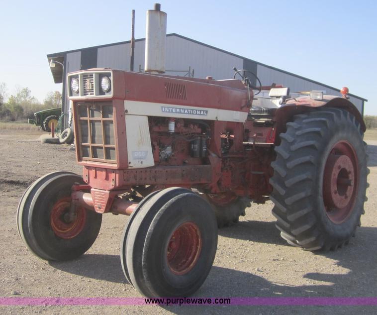 image for item C5117 1972 Farmall 966 tractor