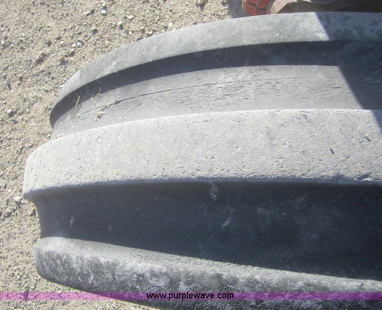 image for item C5117 1972 Farmall 966 tractor