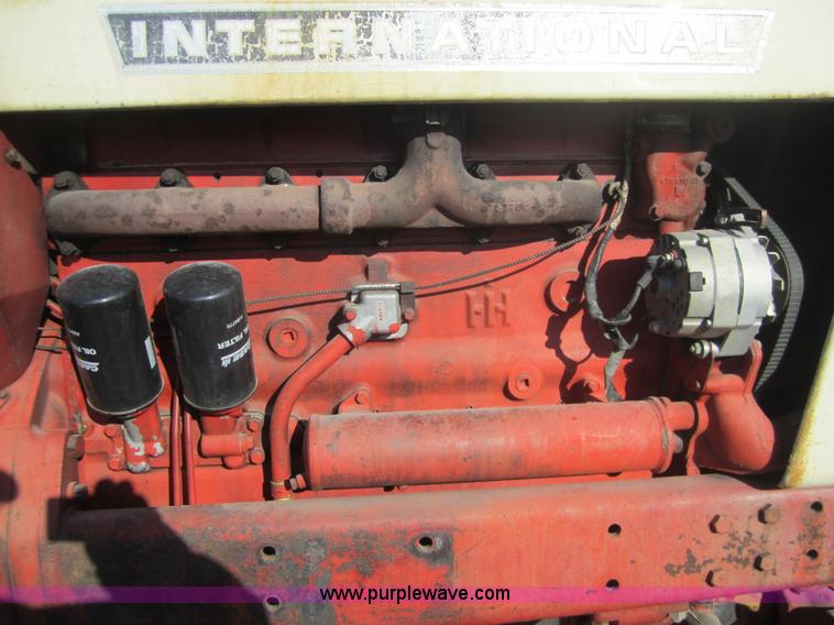 image for item C5117 1972 Farmall 966 tractor