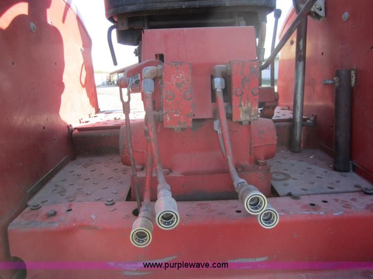 image for item C5117 1972 Farmall 966 tractor