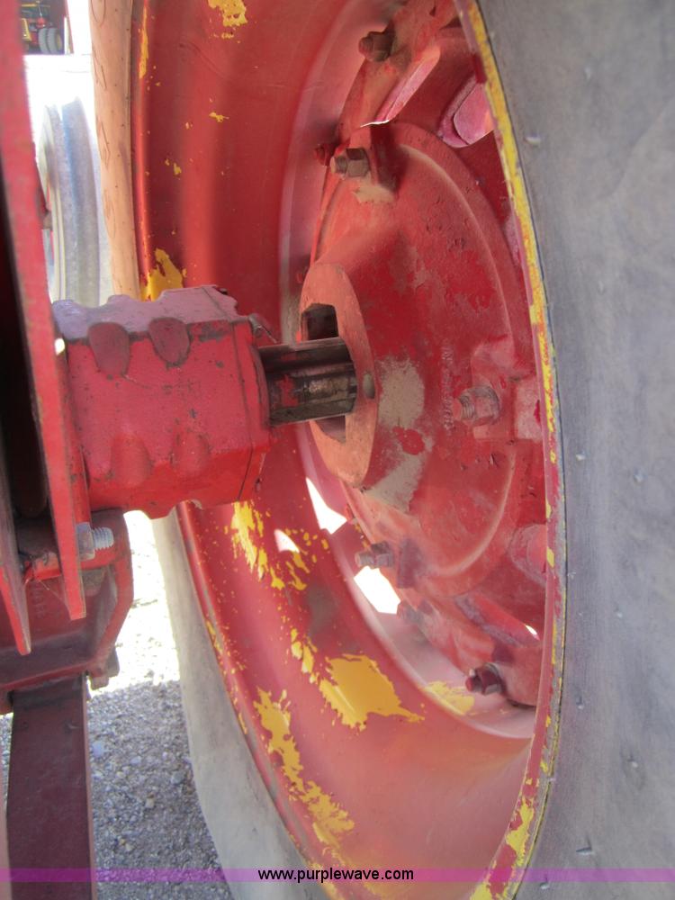 image for item C5117 1972 Farmall 966 tractor