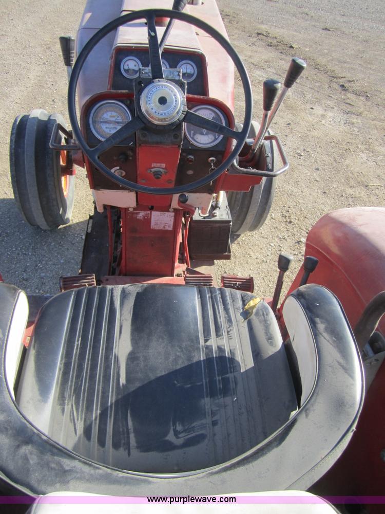 image for item C5117 1972 Farmall 966 tractor