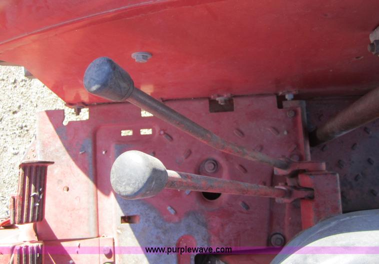 image for item C5117 1972 Farmall 966 tractor