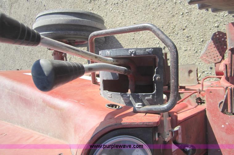 image for item C5117 1972 Farmall 966 tractor