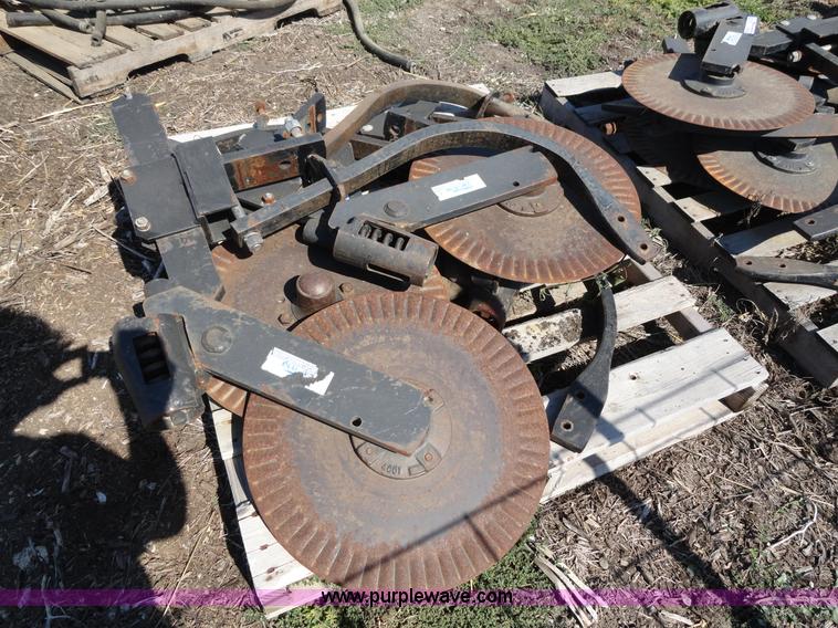 image for item F9390 (13) Blu-Jet anhydrous ammonia shanks and openers