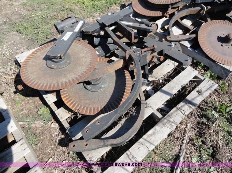 image for item F9390 (13) Blu-Jet anhydrous ammonia shanks and openers