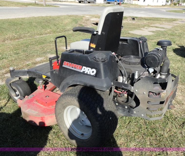 image for item F9420 Snapper Pro ZTR mower