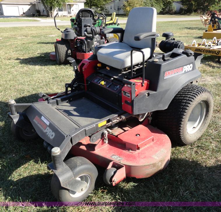 image for item F9420 Snapper Pro ZTR mower