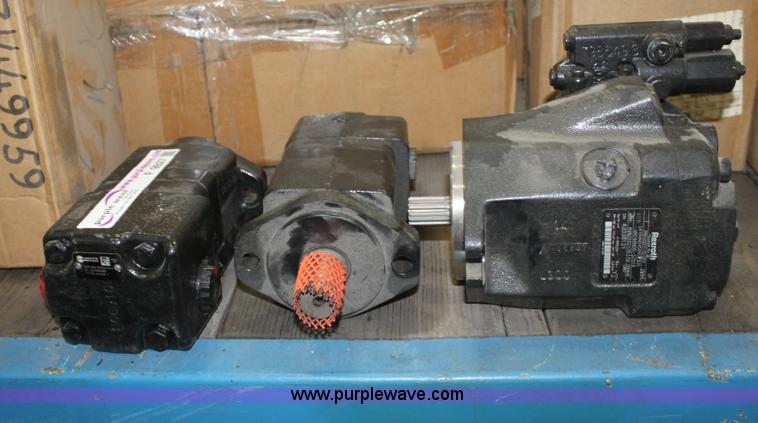 image for item F9927 Hydraulic pump and motors