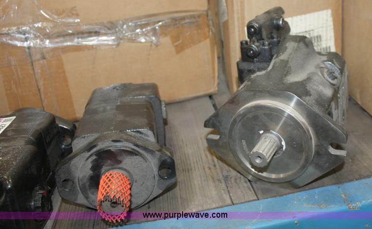 image for item F9927 Hydraulic pump and motors