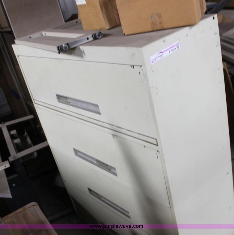 image for item F9928 Assorted office furniture