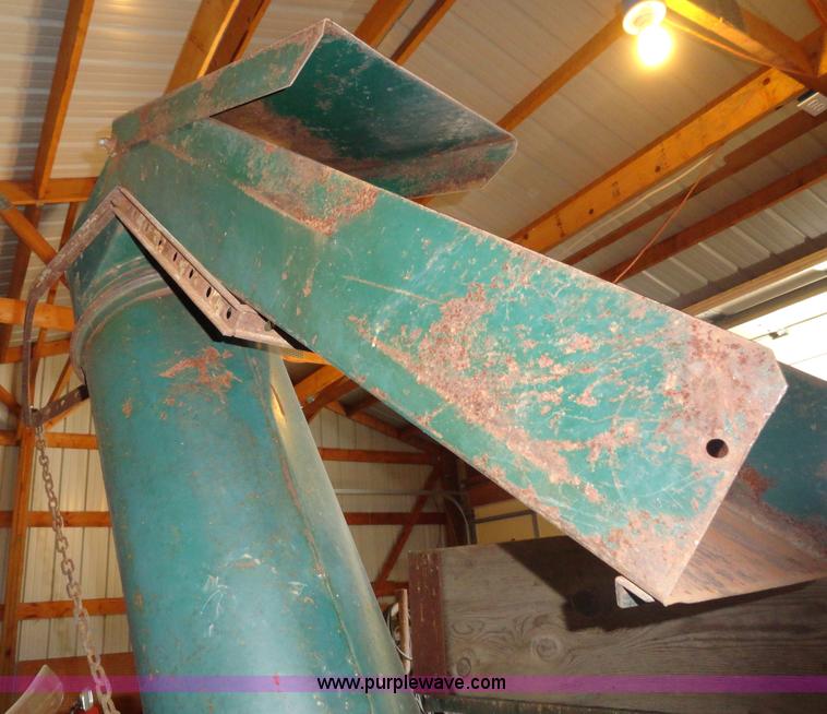 image for item H9003 North American Grain-O-Vator self unloading wagon
