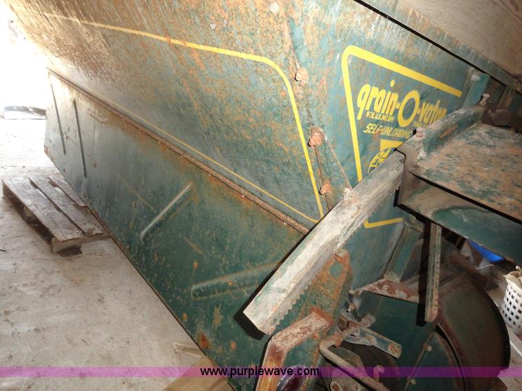 image for item H9003 North American Grain-O-Vator self unloading wagon