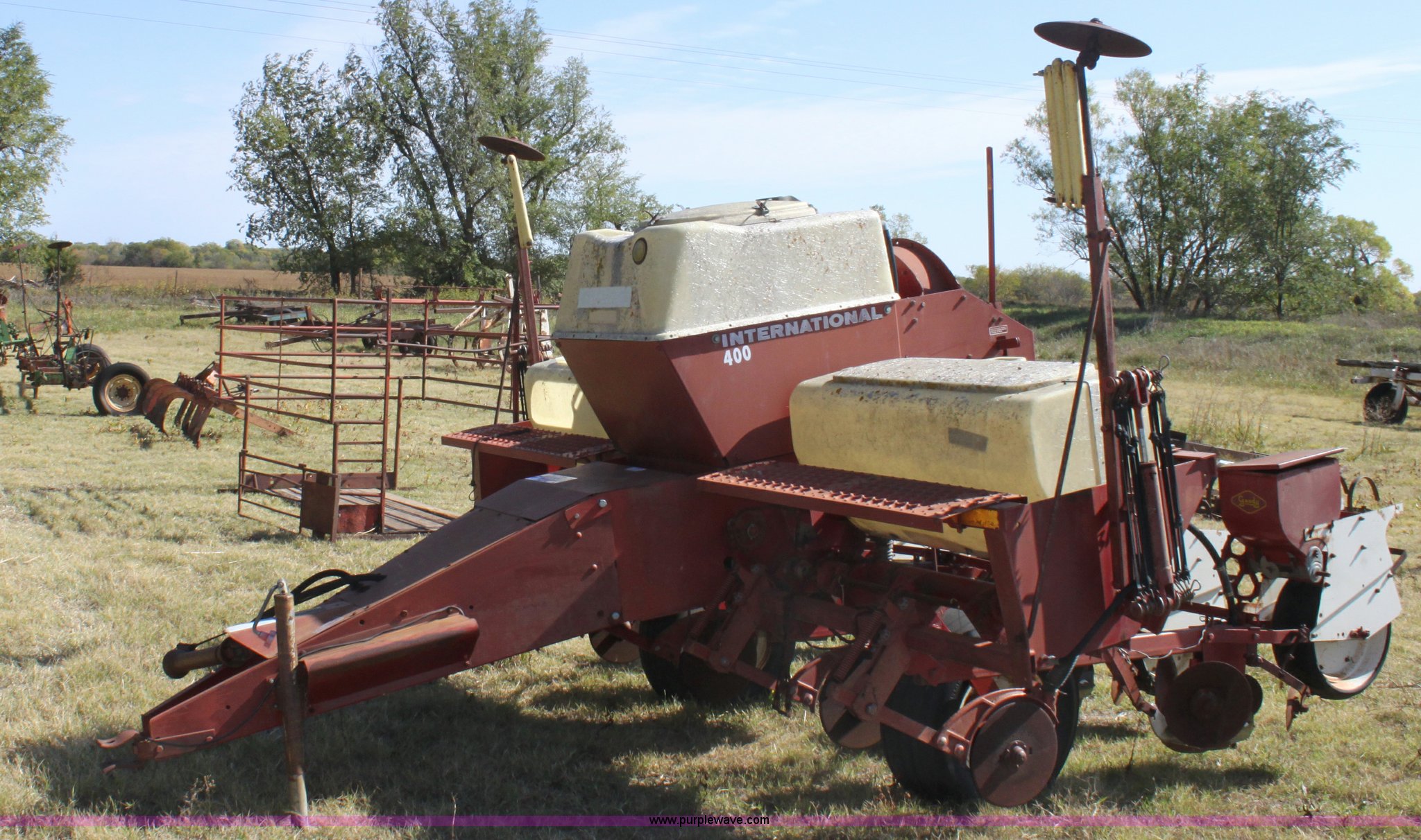 International 400 four row cyclo planter in Sterling, KS Item B8543