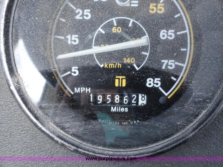 image for item A3174 1993 Blue Bird TC2000 school bus