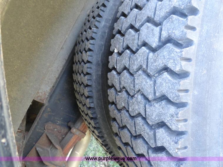 image for item A3174 1993 Blue Bird TC2000 school bus