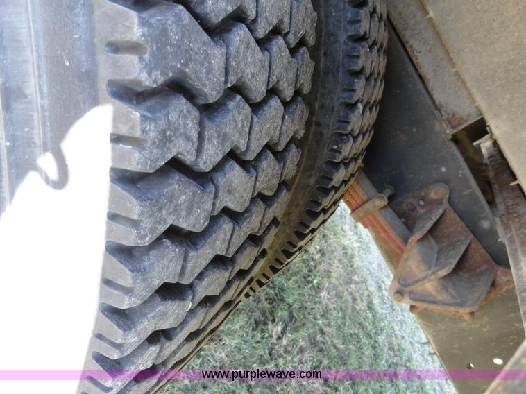 image for item A3174 1993 Blue Bird TC2000 school bus