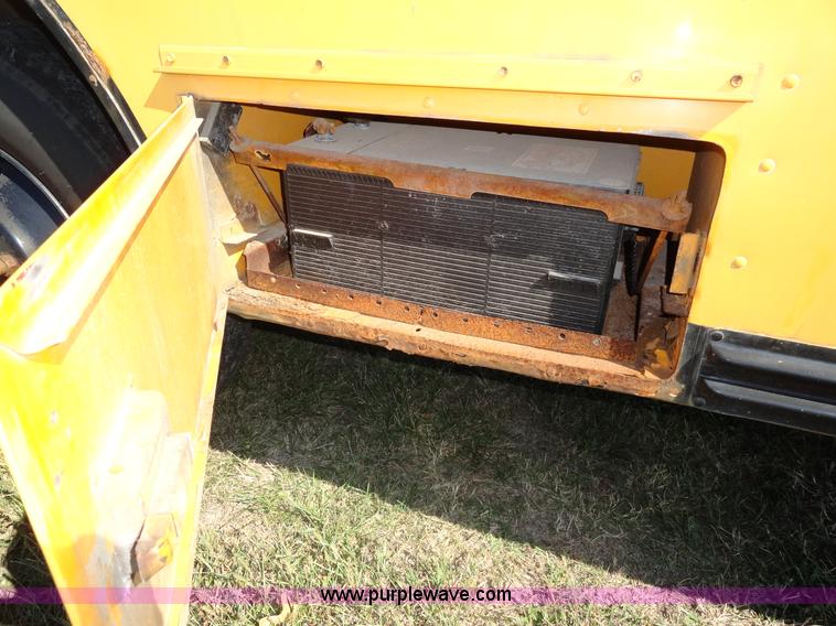 image for item A3174 1993 Blue Bird TC2000 school bus