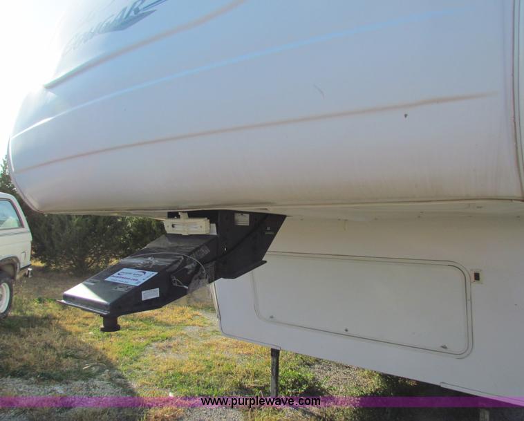 image for item A3514 2001 Keystone Cougar 28' fifth wheel camper