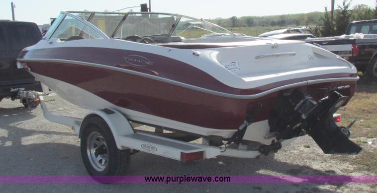 image for item A3523 1999 Tahoe Q5 18' boat