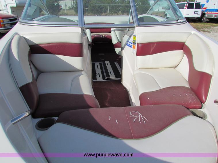 image for item A3523 1999 Tahoe Q5 18' boat