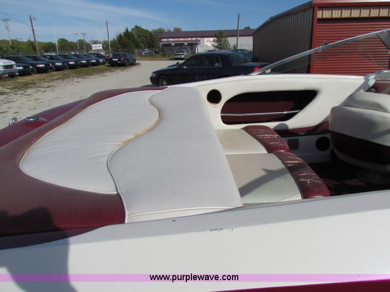 image for item A3523 1999 Tahoe Q5 18' boat