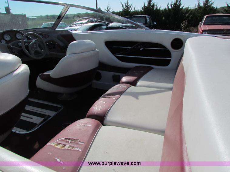 image for item A3523 1999 Tahoe Q5 18' boat