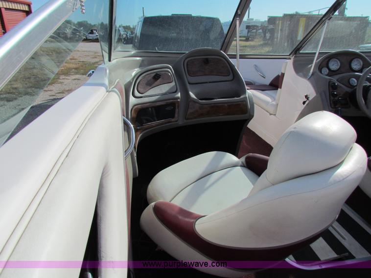 image for item A3523 1999 Tahoe Q5 18' boat