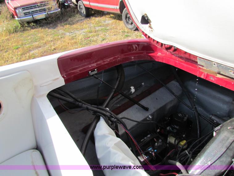 image for item A3523 1999 Tahoe Q5 18' boat