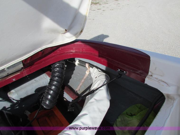 image for item A3523 1999 Tahoe Q5 18' boat