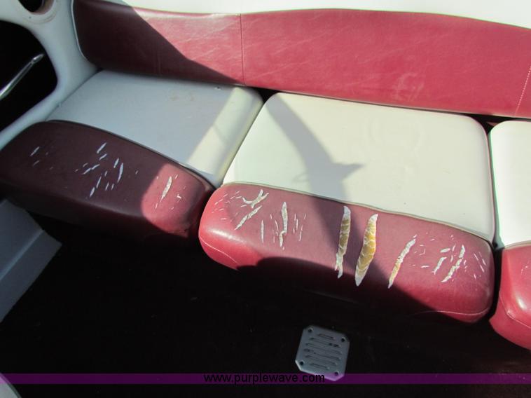 image for item A3523 1999 Tahoe Q5 18' boat