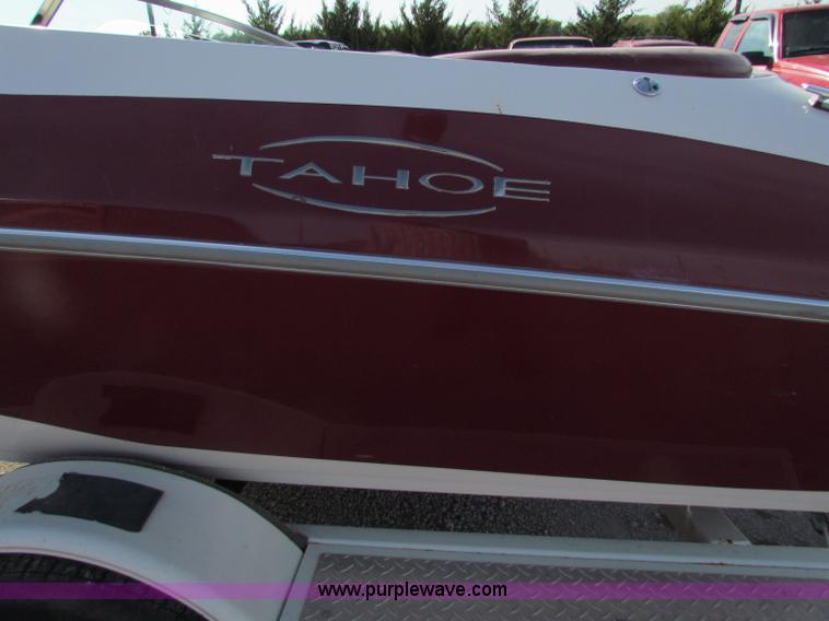 image for item A3523 1999 Tahoe Q5 18' boat