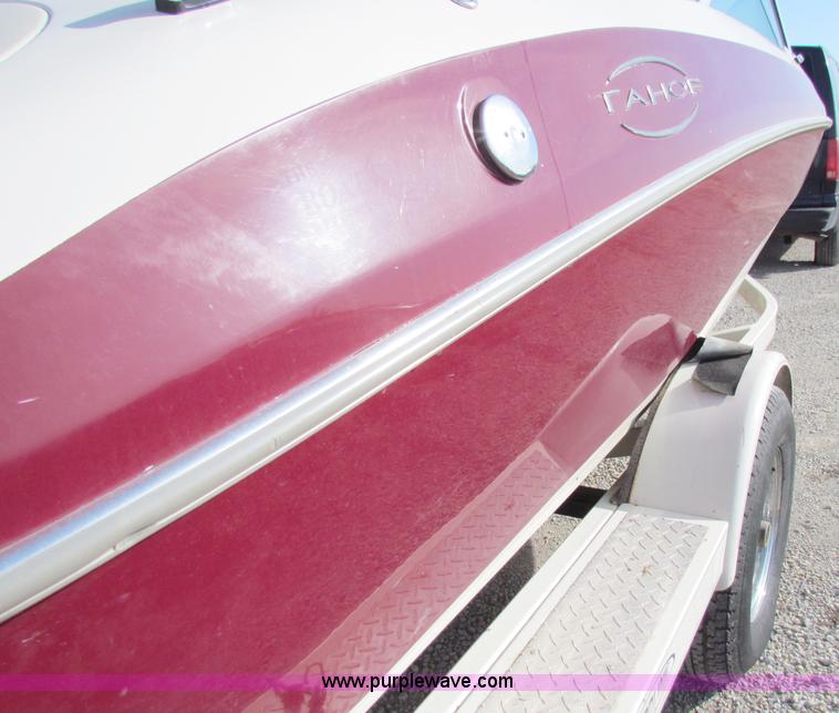 image for item A3523 1999 Tahoe Q5 18' boat