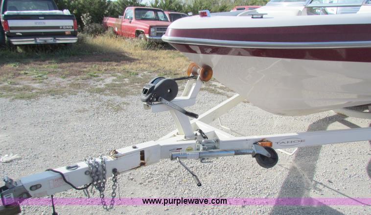 image for item A3523 1999 Tahoe Q5 18' boat