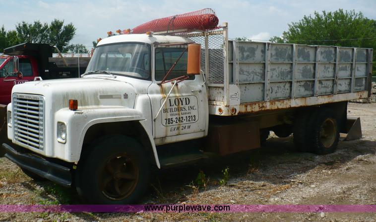 image for item A4840 1974 International Loadstar 1600 dump truck
