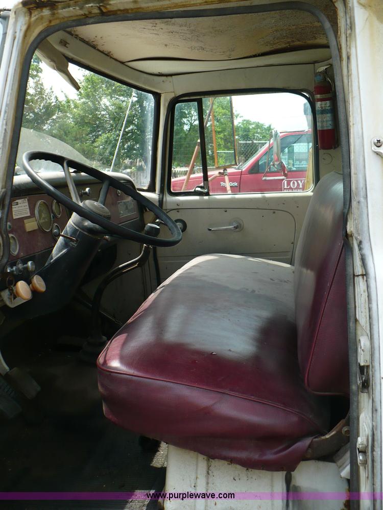 image for item A4840 1974 International Loadstar 1600 dump truck