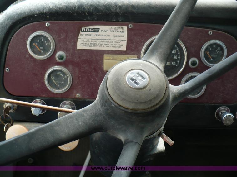 image for item A4840 1974 International Loadstar 1600 dump truck