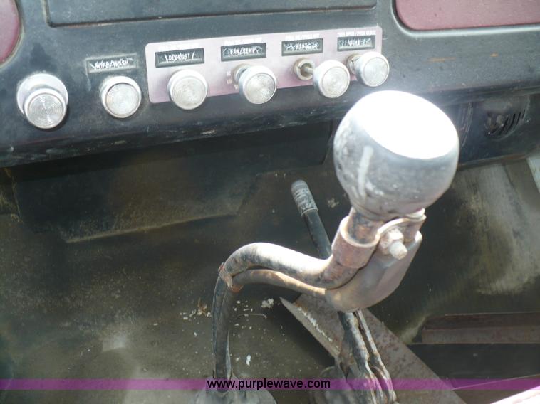 image for item A4840 1974 International Loadstar 1600 dump truck