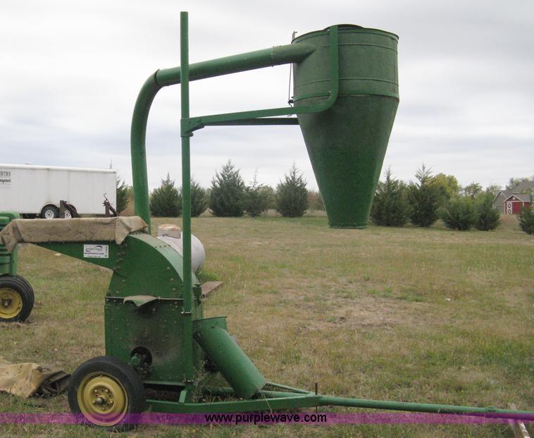 John Deere feed grinder/mill in Valley Center, KS Item A6005 sold